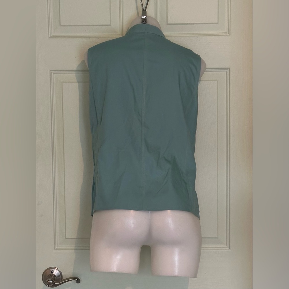 JONES NEW YORK Easy-Care Sleeveless Button-Up Shirt - Size 12 - Picture 5 of 7